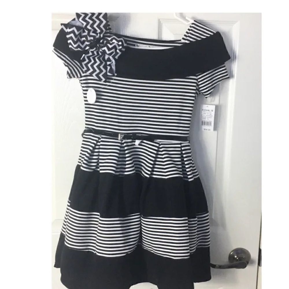 KNIT WORKS Skater Dress W/Bow Sz 10 Black Striped